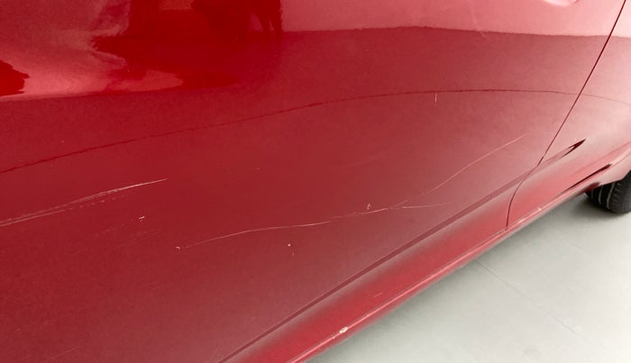 2016 Hyundai Eon MAGNA PLUS, Petrol, Manual, 68,949 km, Front passenger door - Minor scratches