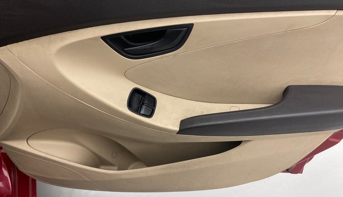 2016 Hyundai Eon MAGNA PLUS, Petrol, Manual, 68,949 km, Driver Side Door Panels Control