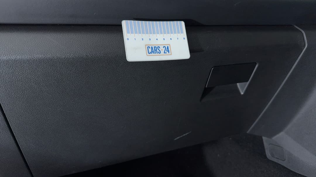 2021 GWM Ute Cannon-l (4x4), Automatic, 98773 km, Glove Box Scratch