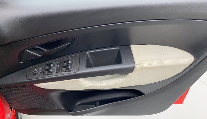 2014 Fiat Avventura EMOTION MULTIJET 1.3, Diesel, Manual, 33,350 km, Driver Side Door Panels Control