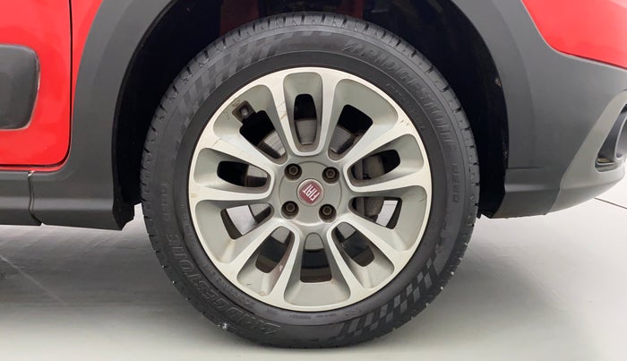 2014 Fiat Avventura EMOTION MULTIJET 1.3, Diesel, Manual, 33,350 km, Right Front Wheel