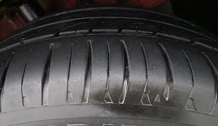 2014 Fiat Avventura EMOTION MULTIJET 1.3, Diesel, Manual, 33,350 km, Left Rear Tyre Tread