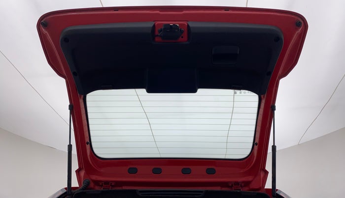 2014 Fiat Avventura EMOTION MULTIJET 1.3, Diesel, Manual, 33,350 km, Boot Door Open