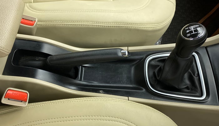 2022 Maruti Ciaz ZETA 1.5 SHVS MT PETROL, Petrol, Manual, 35,888 km, Gear Lever