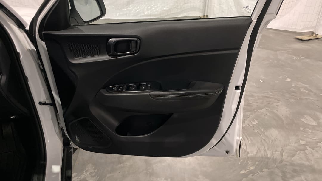 2022 Hyundai Venue Elite (black) Sunroof, Automatic, 67842 km, Speaker View