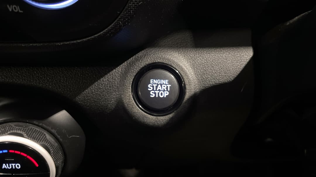 2022 Hyundai Venue Elite (black) Sunroof, Automatic, 67842 km, Keyless / Button Start