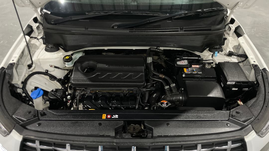 2022 Hyundai Venue Elite (black) Sunroof, Automatic, 67842 km, Open Bonnet (Engine)