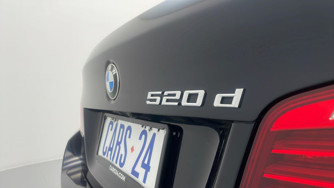 Badge (Boot Right Side)