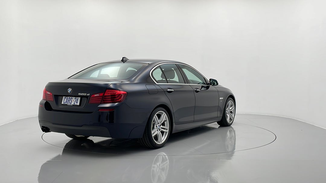 Right Back Diagonal (45- Degree) View