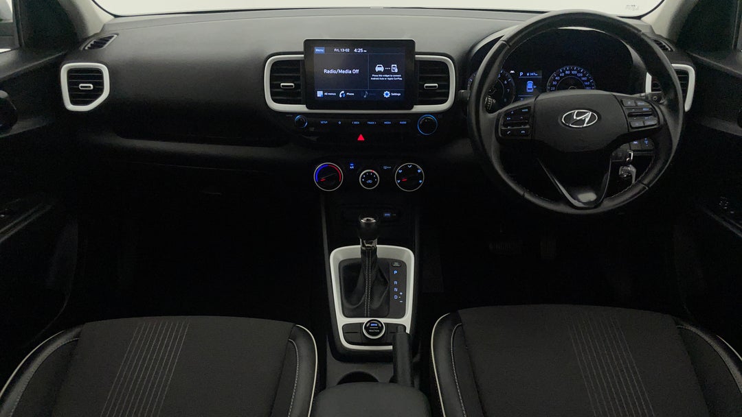 2022 Hyundai Venue Active, Automatic, 76010 km, Center Console