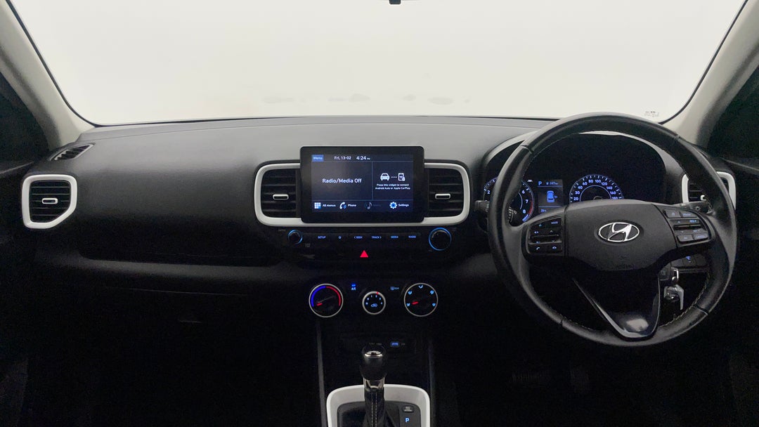 2022 Hyundai Venue Active, Automatic, 76010 km, Dashboard View