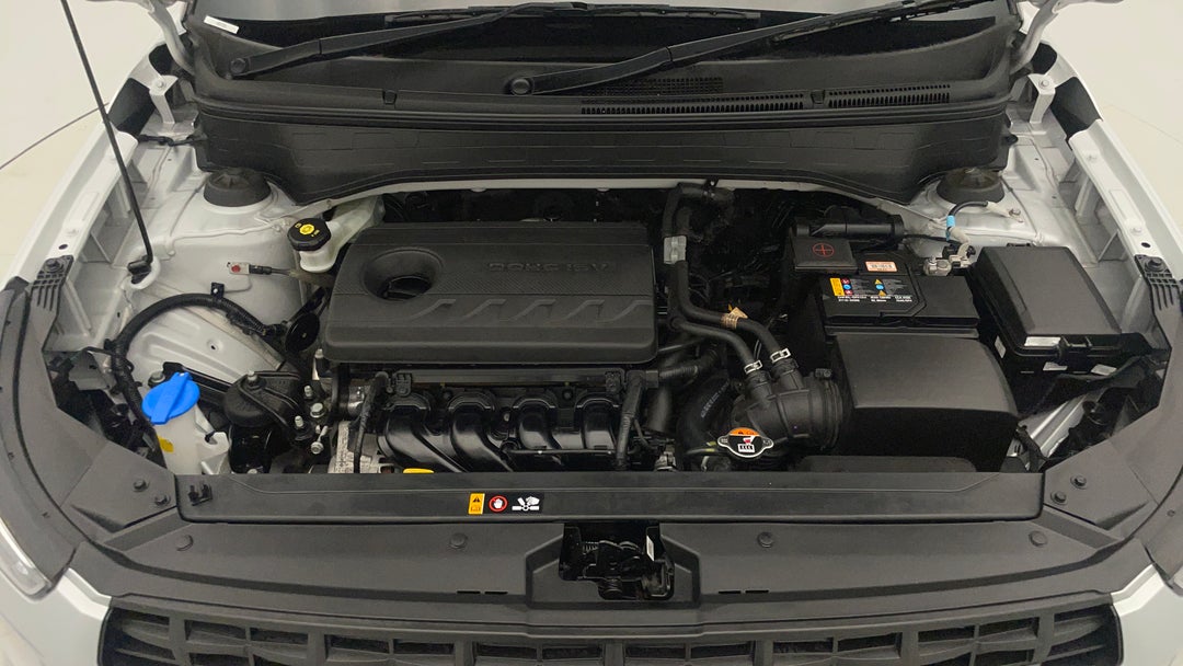 2022 Hyundai Venue Active, Automatic, 76010 km, Open Bonnet (Engine)