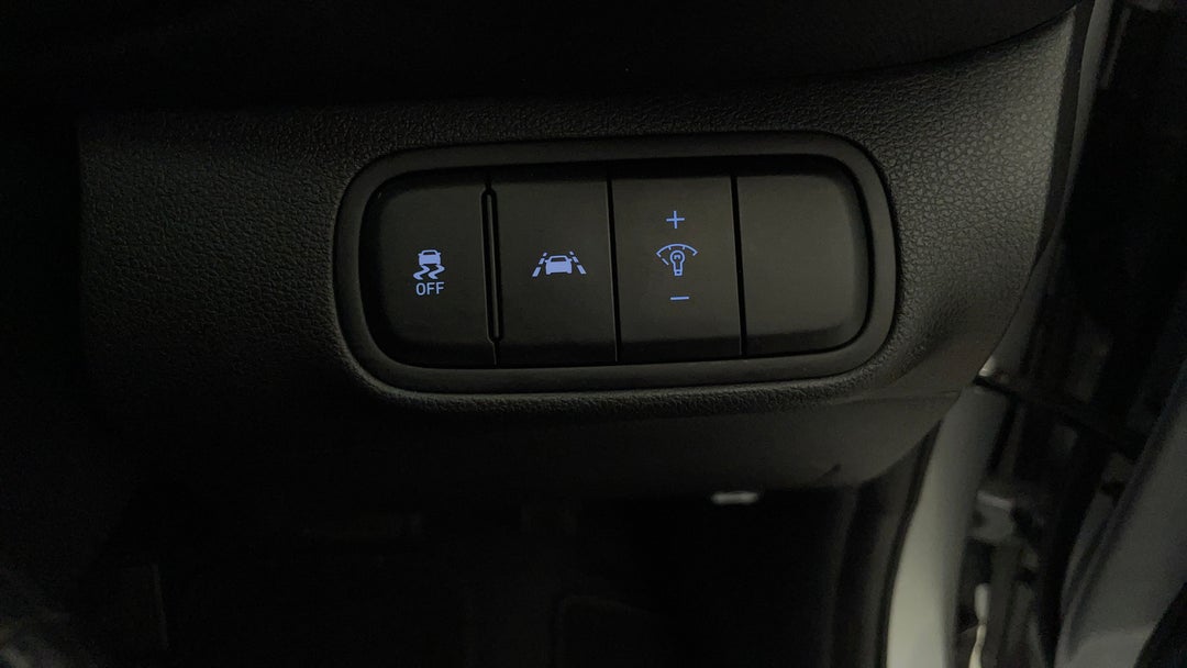 2022 Hyundai Venue Active, Automatic, 76010 km, Utility Switches/Buttons