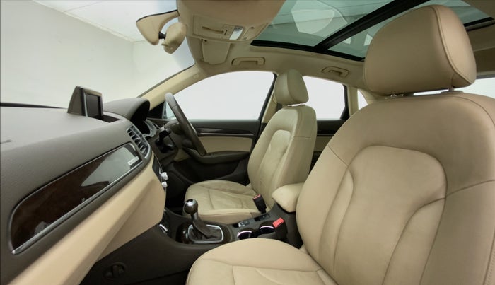2015 Audi Q3 35 TDI Quattro, Diesel, Automatic, 52,771 km, Right Side Front Door Cabin