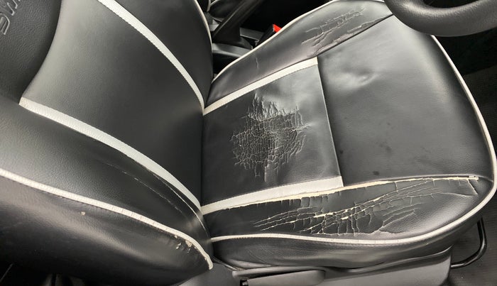 2012 Maruti Swift VDI, Diesel, Manual, 97,437 km, Driver seat - Cover slightly torn