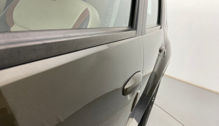 2020 Renault Duster RXZ 1.3 TURBO PETROL MT, Petrol, Manual, 1,05,595 km, Front passenger door - Slightly dented