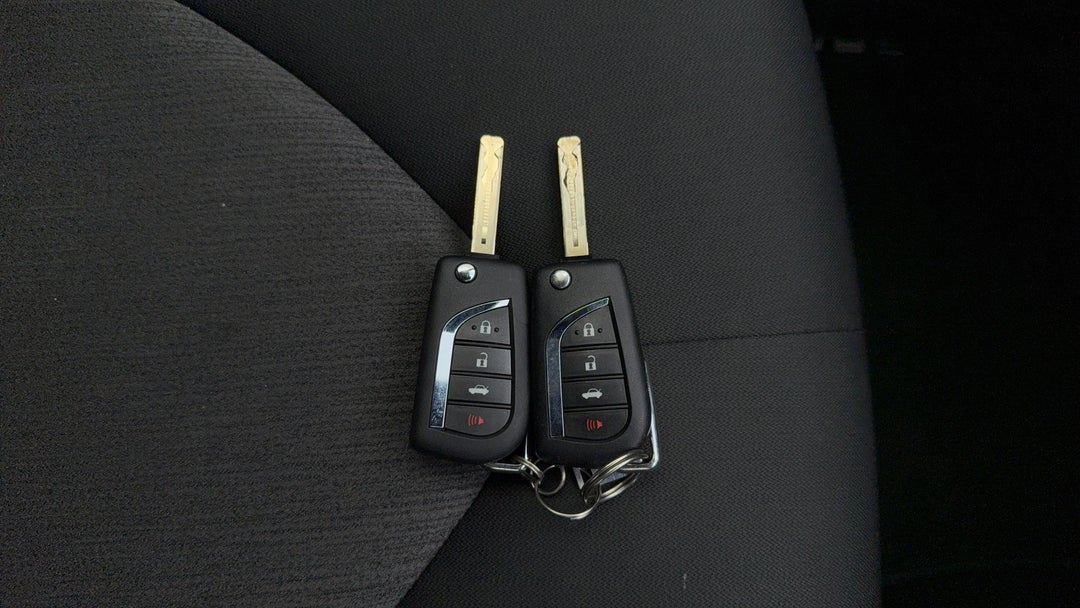 2024 Toyota Camry Ascent, Automatic, 39840 km, Key Close-up