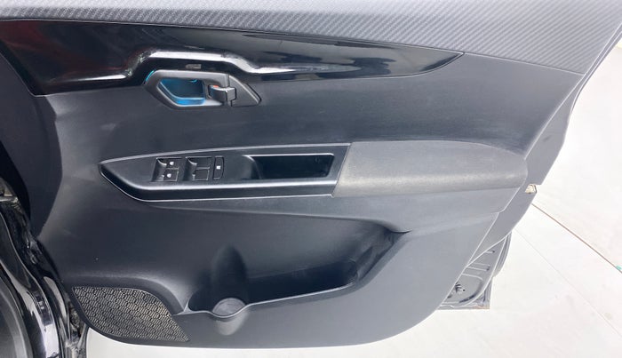 2018 Mahindra KUV 100 NXT K8 D 6 STR, Diesel, Manual, 55,751 km, Driver Side Door Panels Control