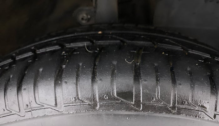 2018 Mahindra KUV 100 NXT K8 D 6 STR, Diesel, Manual, 55,751 km, Right Front Tyre Tread
