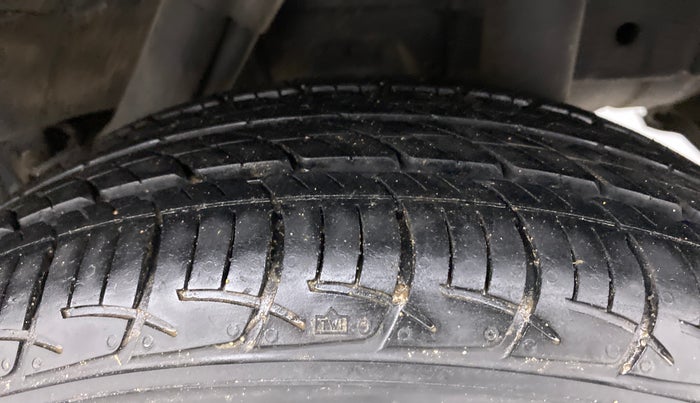 2018 Mahindra KUV 100 NXT K8 D 6 STR, Diesel, Manual, 55,751 km, Left Rear Tyre Tread