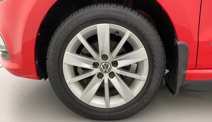2017 Volkswagen Polo HIGHLINE1.2L, Petrol, Manual, 49,118 km, Left Front Wheel