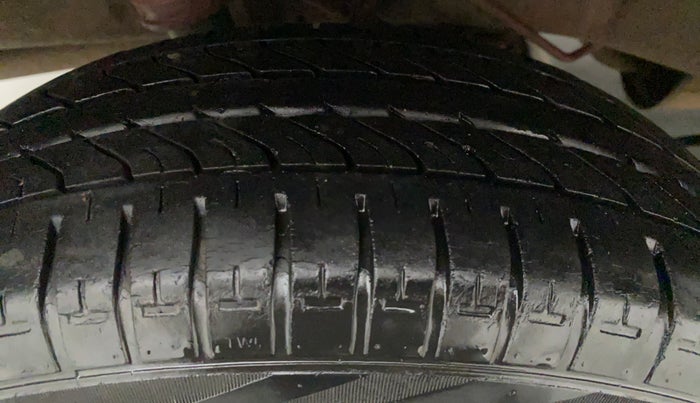 2015 Datsun Go Plus T, Petrol, Manual, 67,374 km, Right Front Tyre Tread