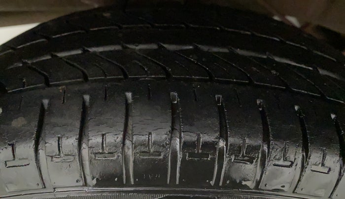 2015 Datsun Go Plus T, Petrol, Manual, 67,374 km, Left Front Tyre Tread
