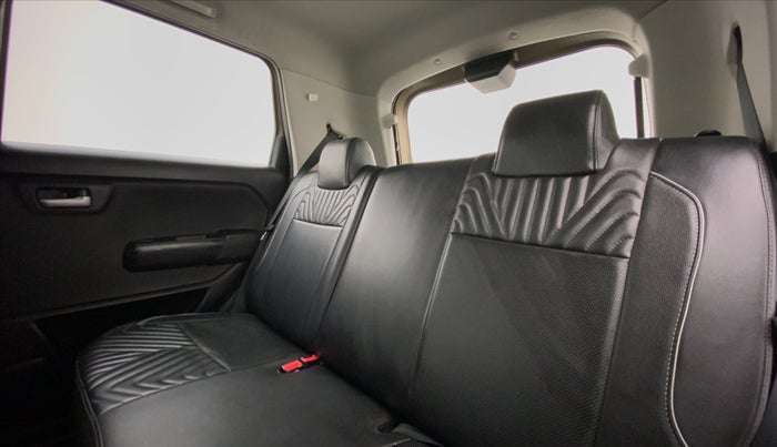 2019 Maruti New Wagon-R ZXI 1.2 old, Petrol, Manual, 15,385 km, Right Side Rear Door Cabin