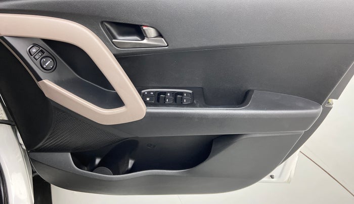 2016 Hyundai Creta SX PLUS 1.6 PETROL, Petrol, Manual, 94,167 km, Driver Side Door Panels Control