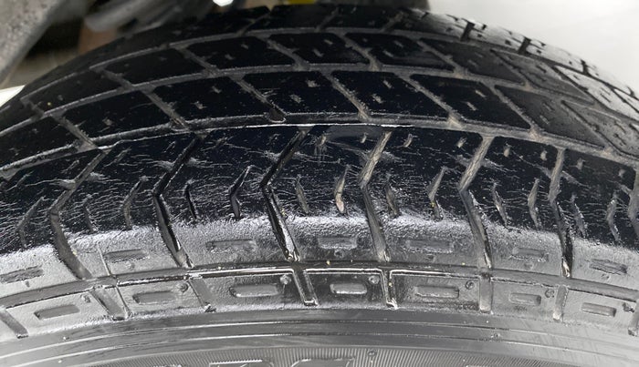 2017 Maruti Eeco 5 STR WITH AC PLUSHTR, Petrol, Manual, 54,382 km, Left Rear Tyre Tread