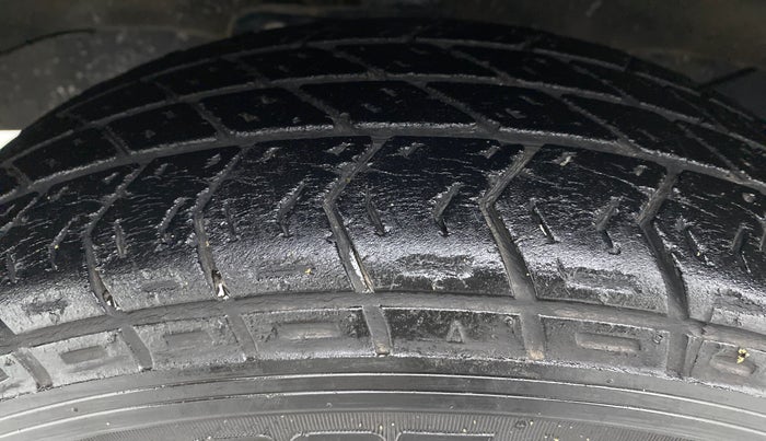 2017 Maruti Eeco 5 STR WITH AC PLUSHTR, Petrol, Manual, 54,382 km, Left Front Tyre Tread