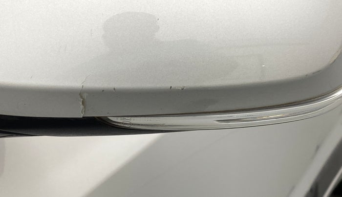2016 Hyundai Grand i10 ASTA 1.2 (O) VTVT, Petrol, Manual, 39,995 km, Left rear-view mirror - Cover has minor damage