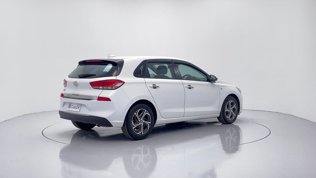 Right Back Diagonal (45- Degree) View