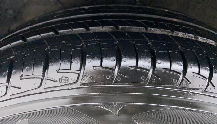 2016 Maruti Baleno DELTA 1.2 K12, Petrol, Manual, 9,398 km, Left Front Tyre Tread