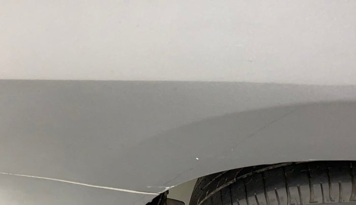 2018 Toyota Innova Crysta 2.7 VX 7 STR, Petrol, Manual, 1,34,798 km, Right quarter panel - Minor scratches