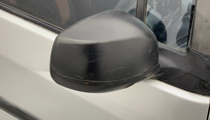 2013 Maruti Ritz VDI, Diesel, Manual, 1,06,889 km, Right rear-view mirror - Folding motor not working