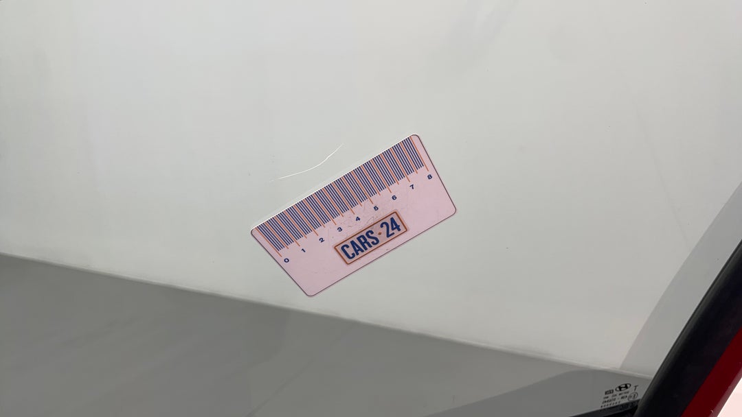 Window Glass Front RHS Tinting Scratched