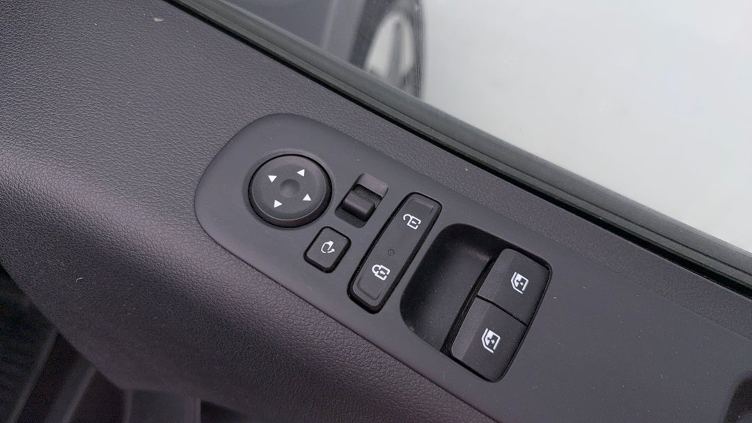 2022 Hyundai Staria Staria, Automatic, 88154 km, Drivers Side Door Panel Controls