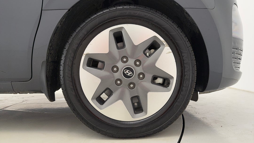 2022 Hyundai Staria Staria, Automatic, 88154 km, Right Front Wheel