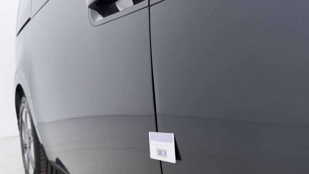 2022 Hyundai Staria Staria, Automatic, 88154 km, Doors Front RHS Dent