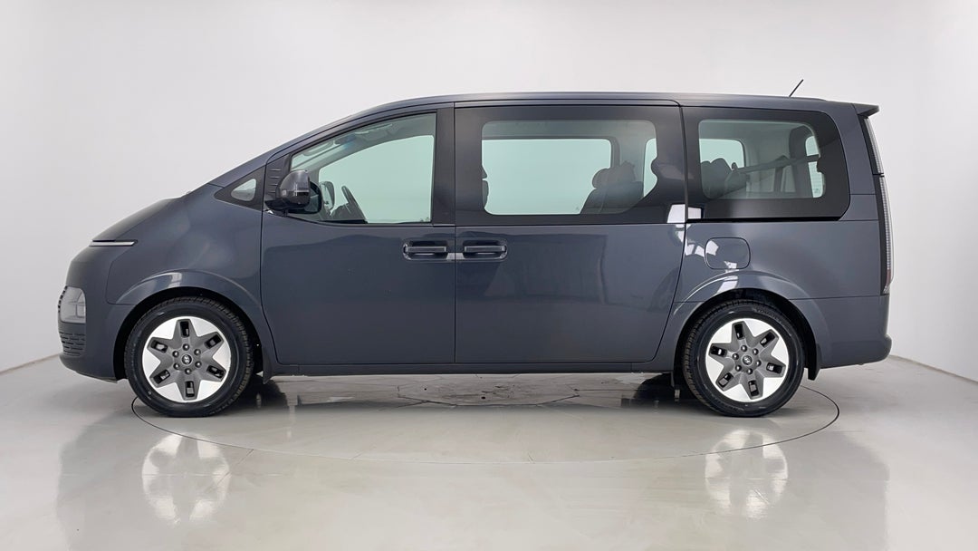2022 Hyundai Staria Staria, Automatic, 88154 km, Left Side View