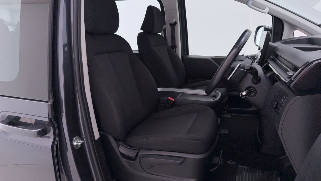 2022 Hyundai Staria Staria, Automatic, 88154 km, Right Side Front Door Cabin View