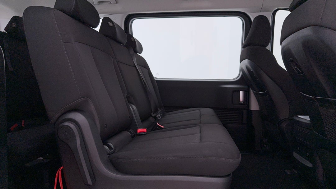 2022 Hyundai Staria Staria, Automatic, 88154 km, Right Side Rear Door Cabin View