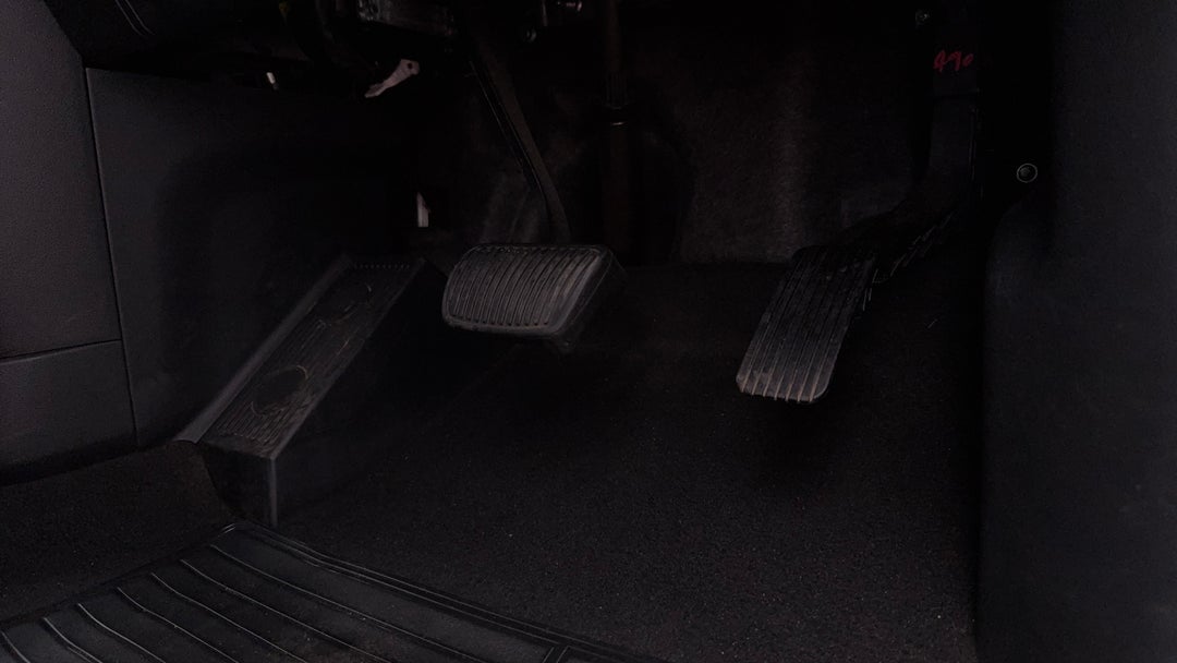 2022 Hyundai Staria Staria, Automatic, 88154 km, Pedals and Footmat