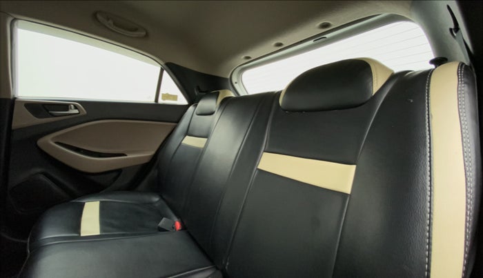 2015 Hyundai Elite i20 SPORTZ (O) 1.2, Petrol, Manual, 51,512 km, Right Side Rear Door Cabin