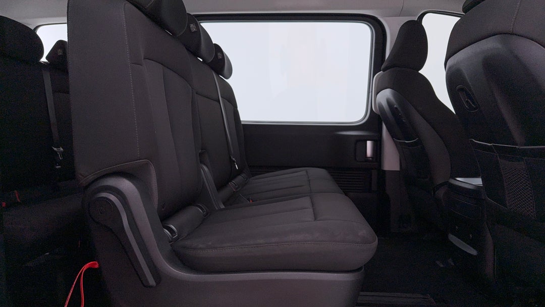 2022 Hyundai Staria Staria, Automatic, 89036 km, Right Side Rear Door Cabin View