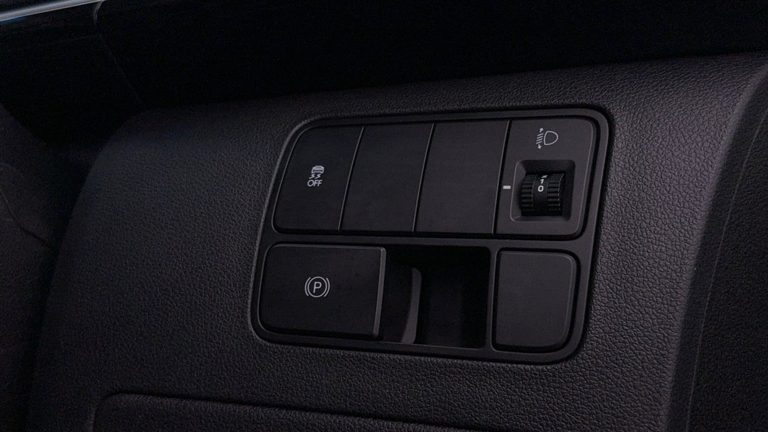 2022 Hyundai Staria Staria, Automatic, 89036 km, Utility Switches/Buttons