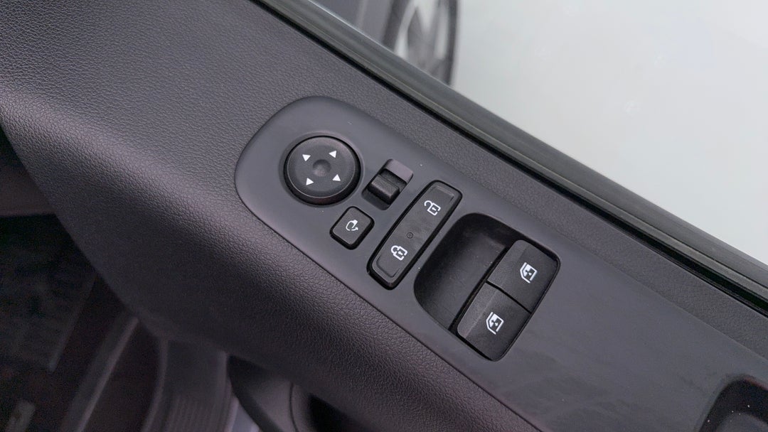 2022 Hyundai Staria Staria, Automatic, 89036 km, Drivers Side Door Panel Controls