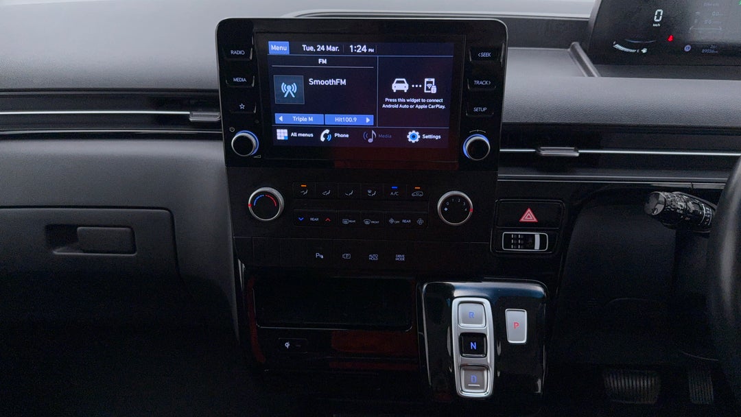 2022 Hyundai Staria Staria, Automatic, 89036 km, Center Console