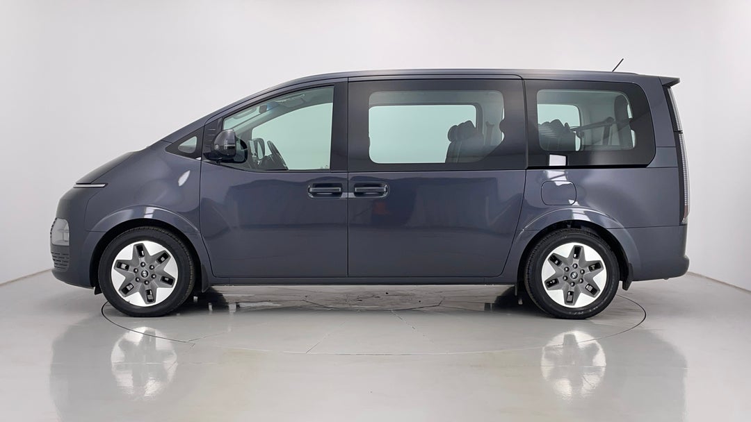 2022 Hyundai Staria Staria, Automatic, 89036 km, Left Side View